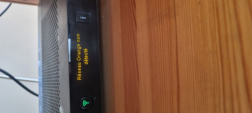Bonjour, il est mentionné réseau orange non détecté. J'ai vérifié les branchements, fait reset sur la livebox. Pouvez vous m aider svp ?