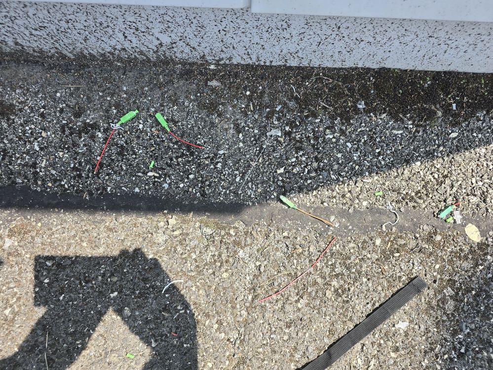 Voilà ce que l on trouve sous l armoire