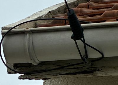 Crocher arivee câble fibre 2.jpg