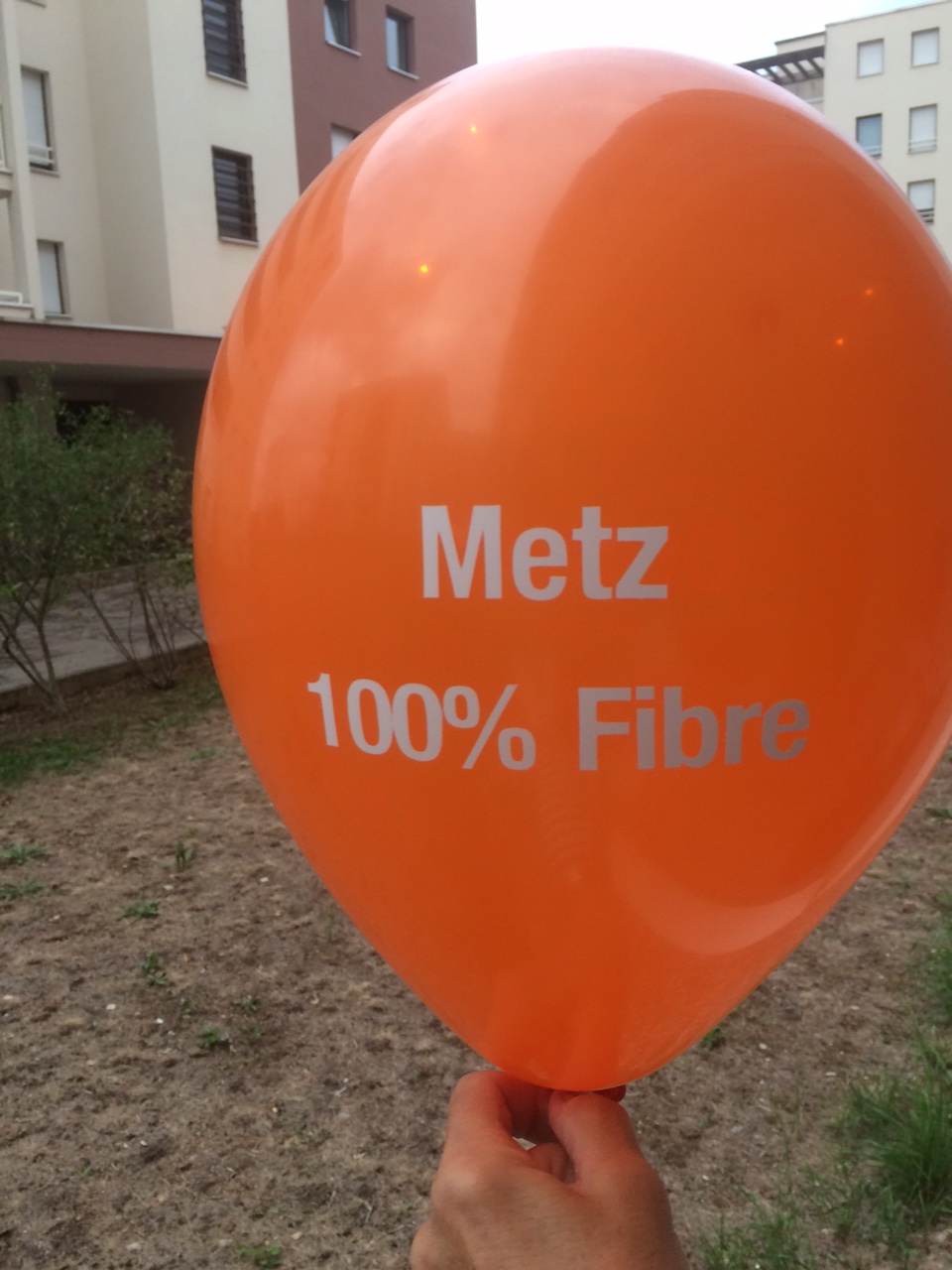 100 Fibre Metz 500 ballons à Metz Sablon Communauté Orange