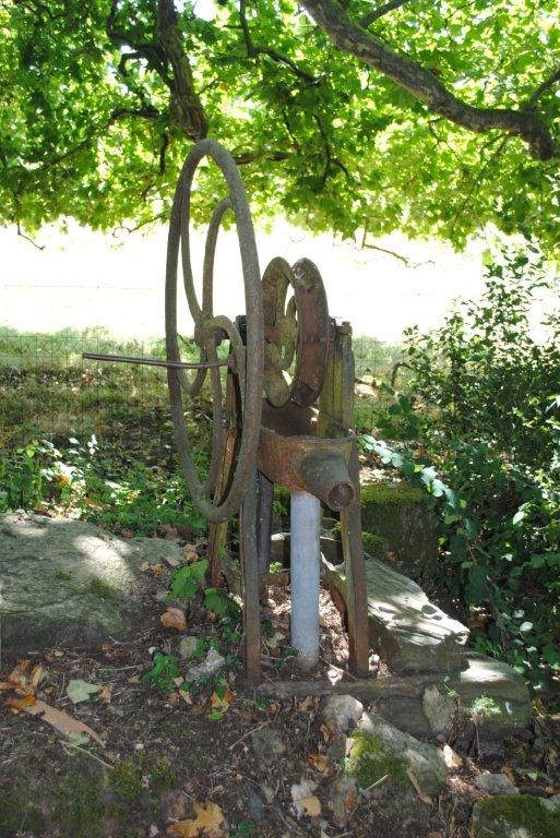 ancien puits ,sur la terrasse.