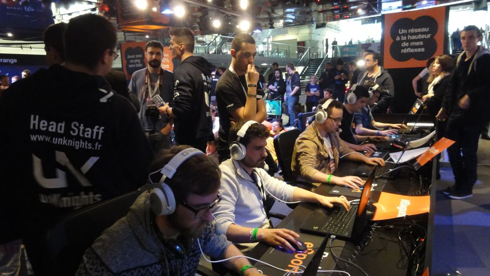 Orange Dreamhack gaming.jpg