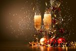 16525531-deux-verres-de-champagne-pret-a-apporter-dans-la-nouvelle-annee.jpg