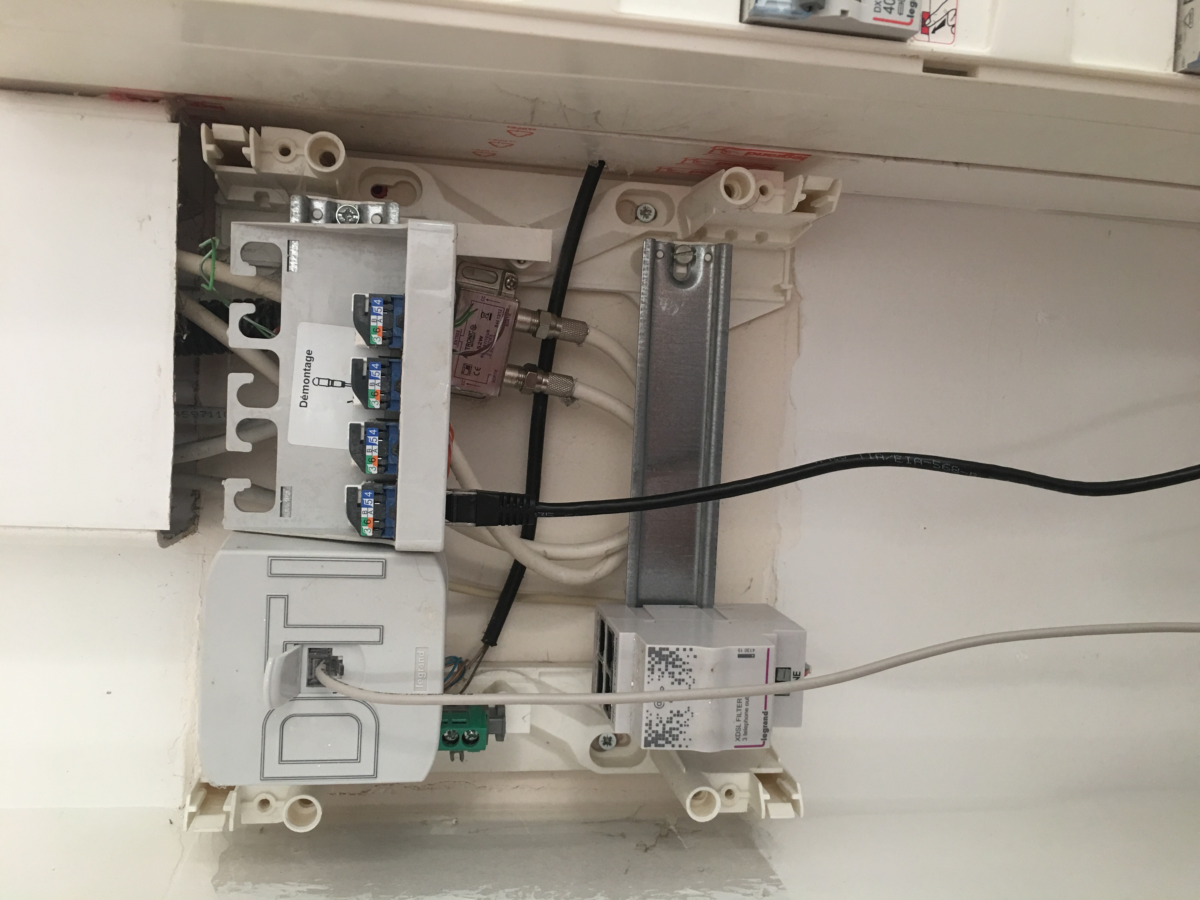 Résolu Comment se connecter en via les prises mu