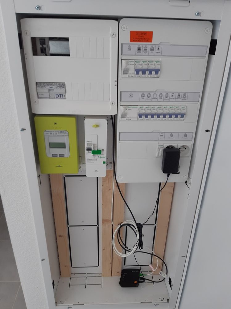 Pourtant un emplacement pour le boitier fibre est prévu à cet effet !!!