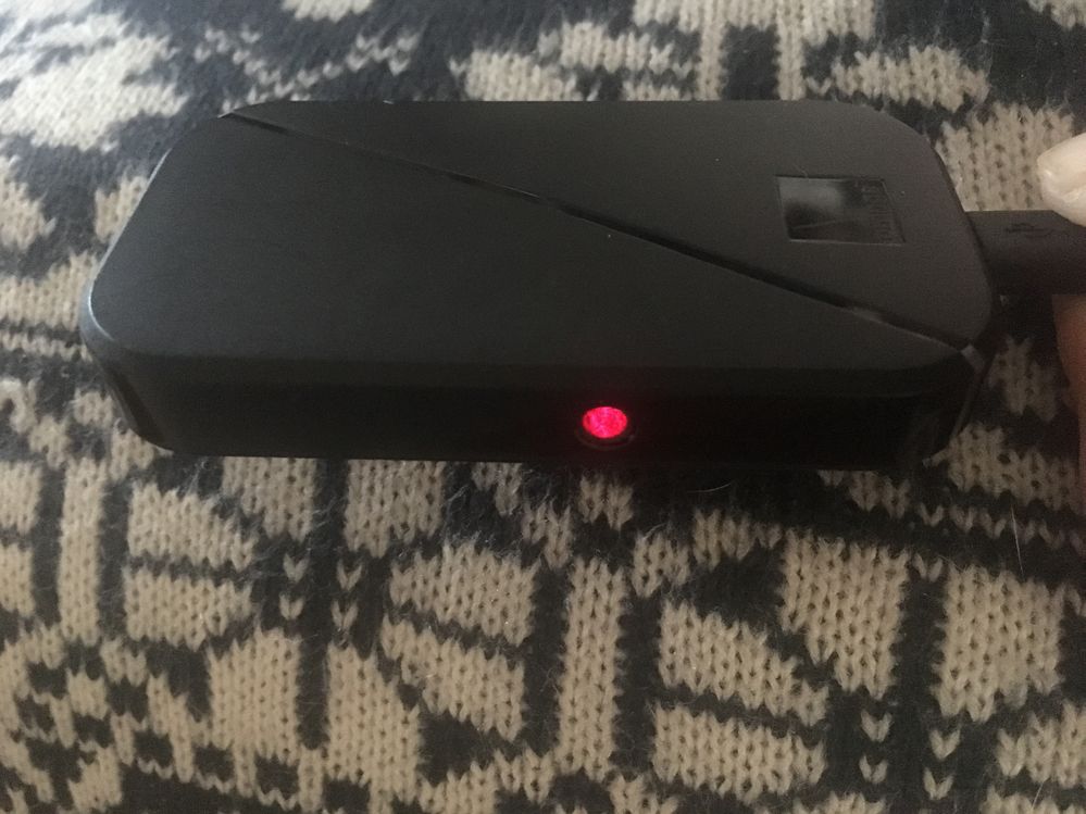 C’est cette lumière au fond du jack. Personne  n’en parle sur le forum.