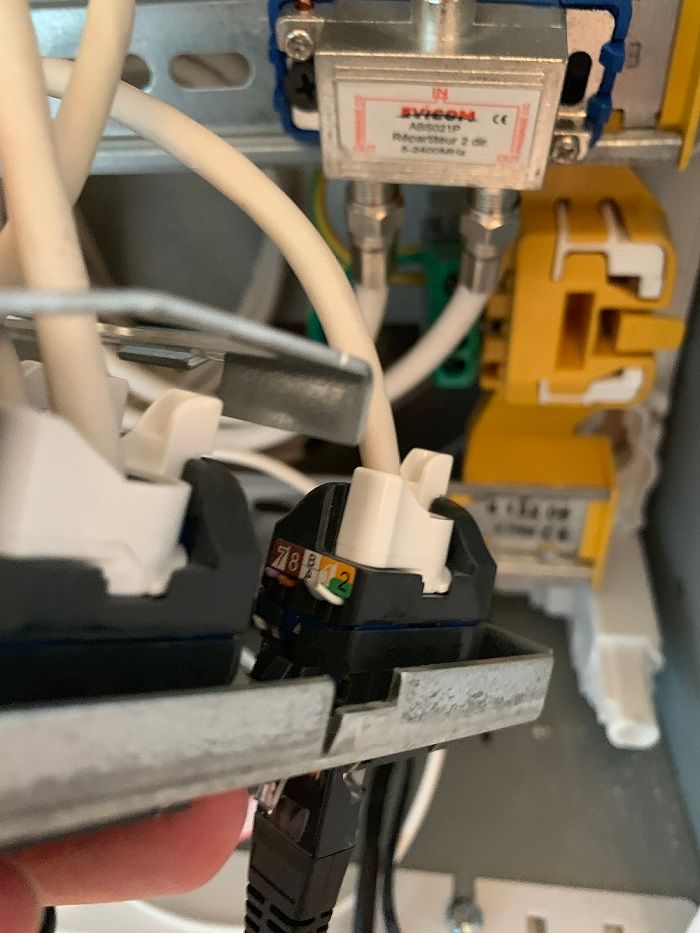 Prise femelle (côté boitier elec)