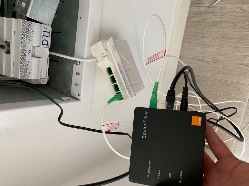 Branchements Boitier Fibre + Arrivée Fibre