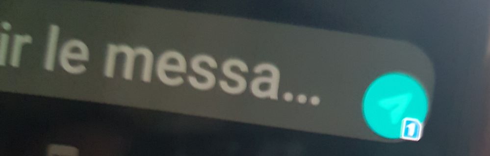 Sur la touche envoie il y a un chiffre "1" impossible de le retirer sur le samsung A 50