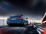 BMW_M5_Sedan_Wallpaper_1600x1200_02.jpg