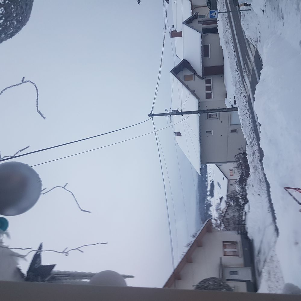 Le fil le plus bas c est le notre !!!