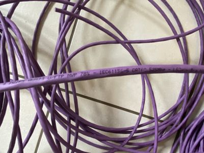 Nouveau câble réseau cat6 u/ftp 525mhz