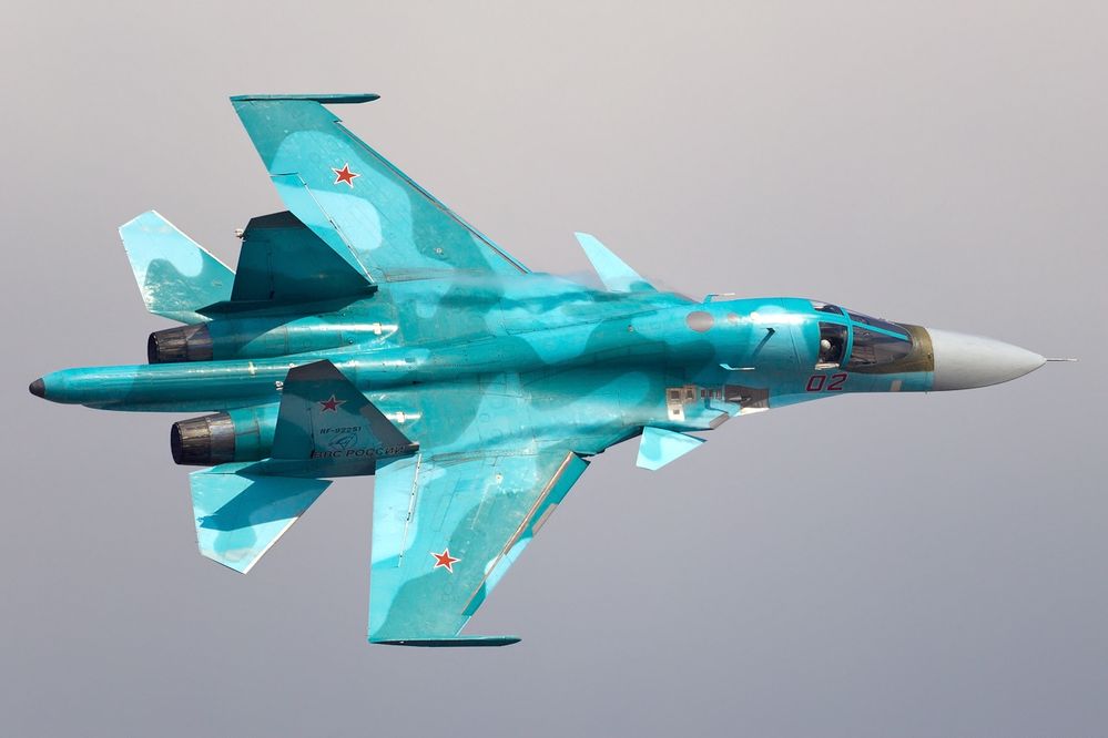 Sukhoi_Su-34_(Su-32FN),_Russia_-_Air_Force_AN2196840.jpg
