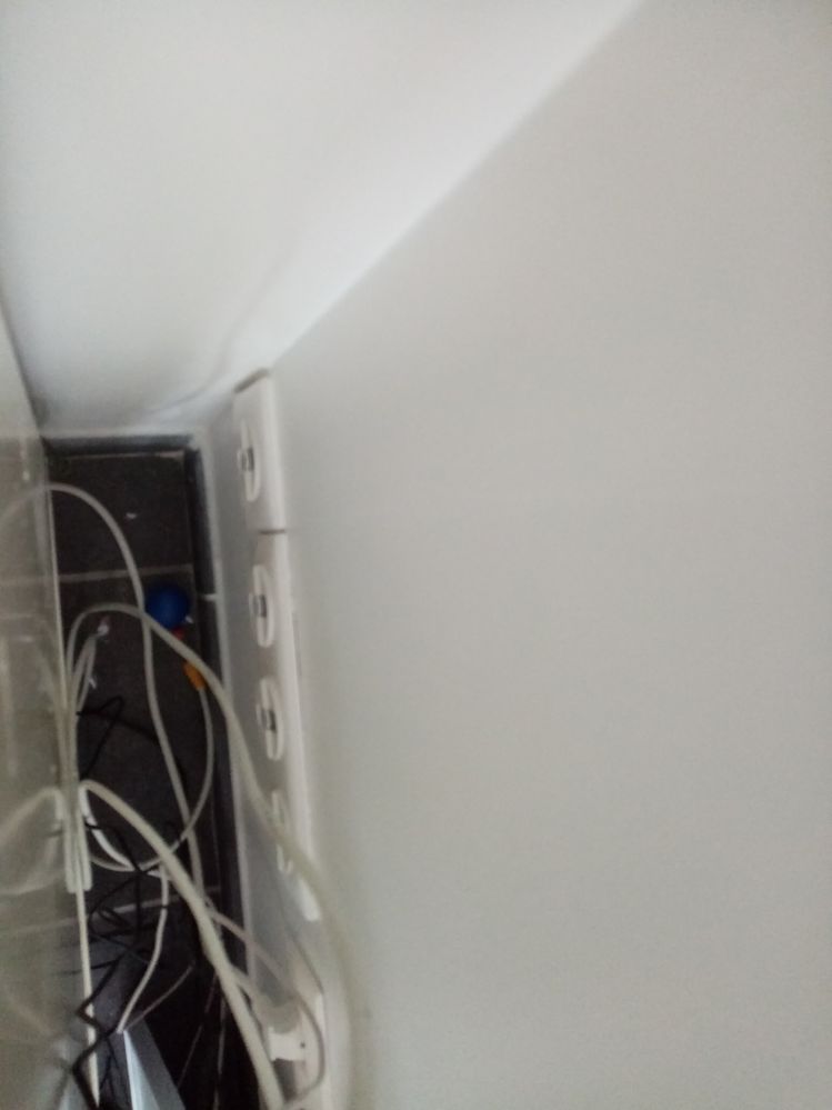 En plus quand on regarde bien ya une prise a l 'ecart des autres j' étais persuader que c'etait la dti.