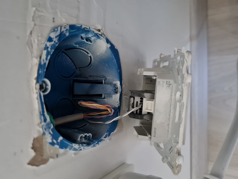 Prise murale arrière