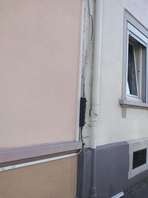 Répartiteur à nu à l'extérieur