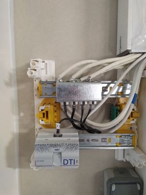 Intérieur du boîtier DTI