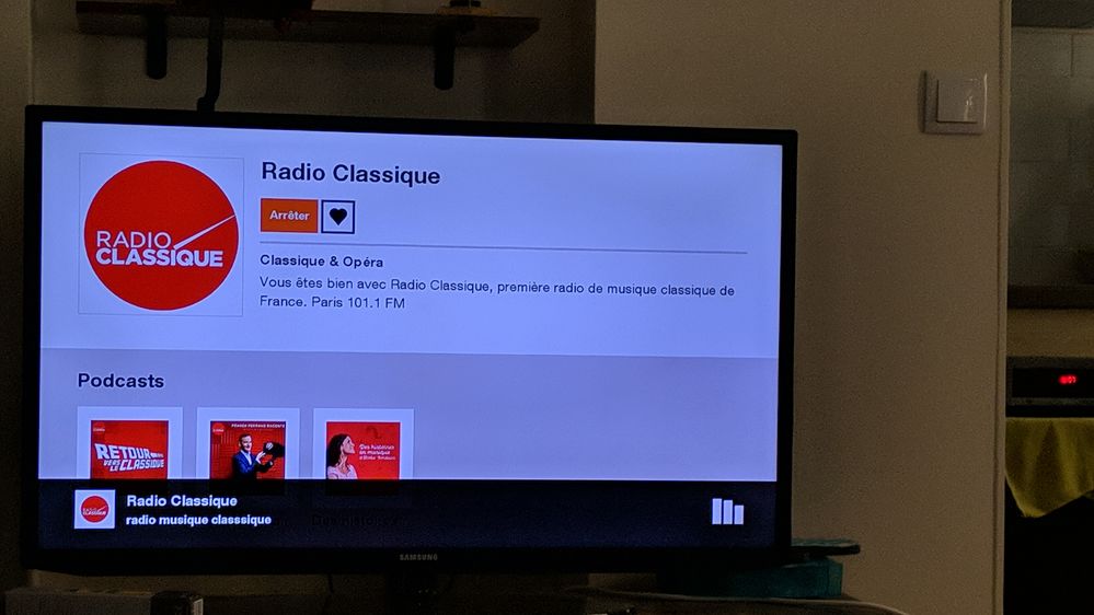 les radios sont sur fond blanc