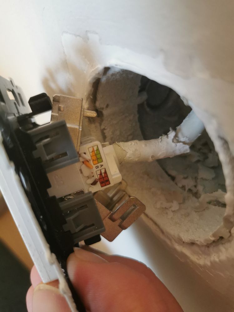 Prise murale photo 1 sur 2