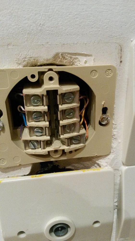 prise telephone.jpg