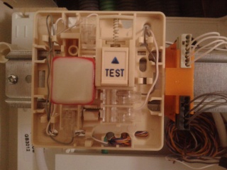 dti piece rouge et blanche.jpg