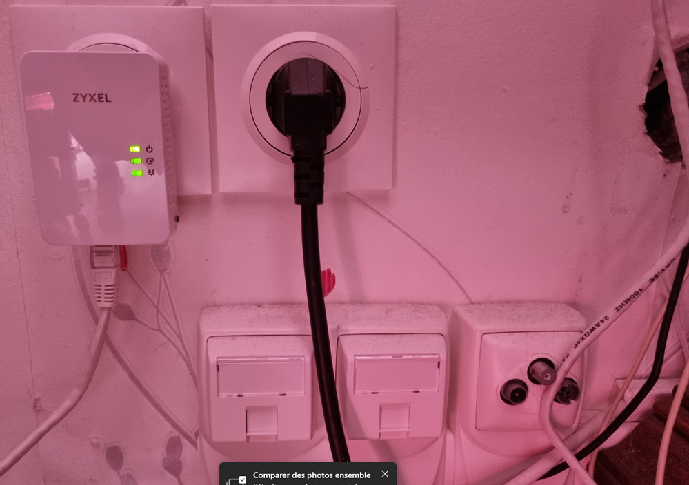 prise murale salle a manger installer a coté de l'arrivée de la fibre