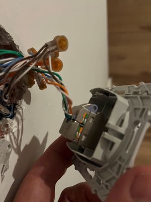 Prise RJ45 Murale "3 ? en Haut"