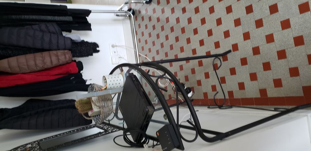 Couloire a 8 metre de la tv et murs en tuffeau