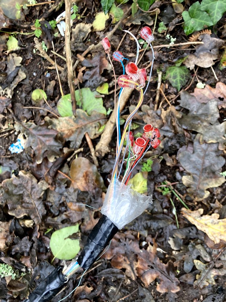 Cable arraché entre les poteaux 400985 et 400986